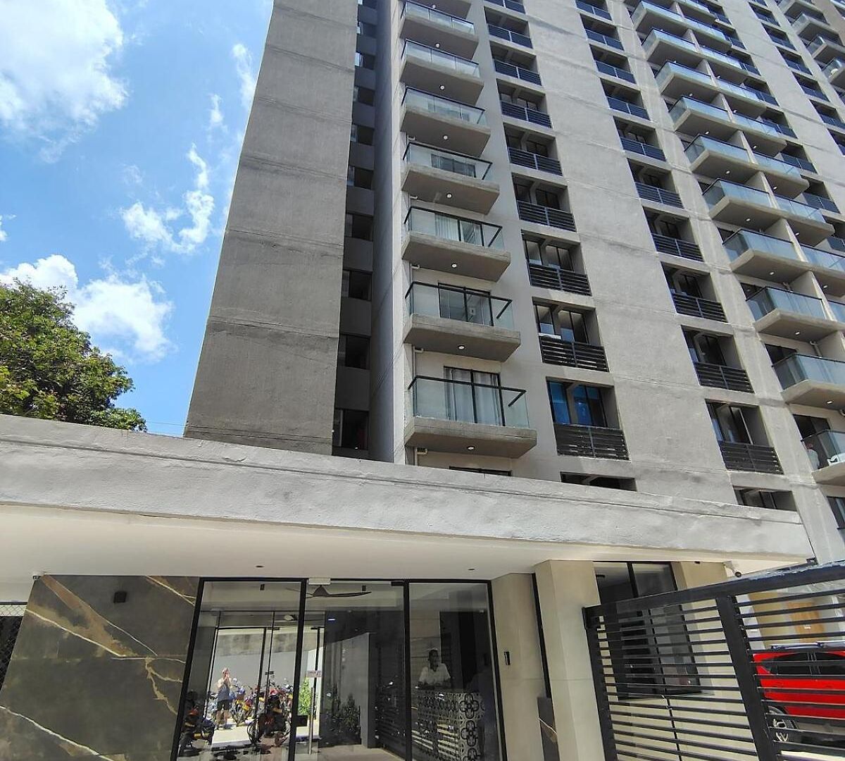 2 2 Banos En Edificio Confortable Piscina, Gym, Coworking, Salon, Parqueadero, Sobre Avenida Principal * Cartagena