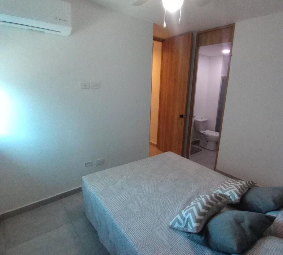 2 2 Banos En Edificio Confortable Piscina, Gym, Coworking, Salon, Parqueadero, Sobre Avenida Principal * Cartagena