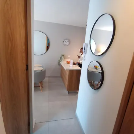 Apartamento 2 2 Banos En Edificio Confortable Piscina, Gym, Coworking, Salon, Parqueadero, Sobre Avenida Principal *