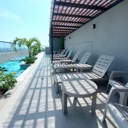 2 2 Banos En Edificio Confortable Piscina, Gym, Coworking, Salon, Parqueadero, Sobre Avenida Principal *