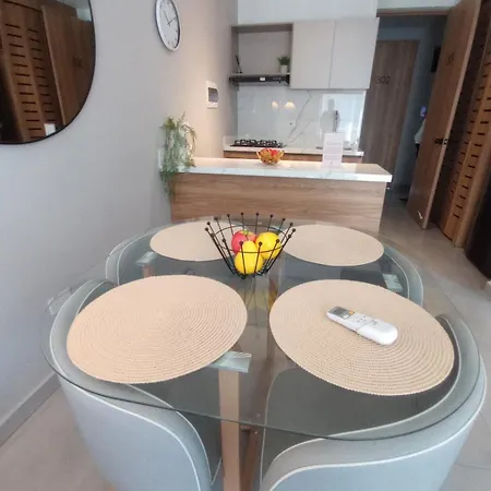 Apartamento 2 2 Banos En Edificio Confortable Piscina, Gym, Coworking, Salon, Parqueadero, Sobre Avenida Principal